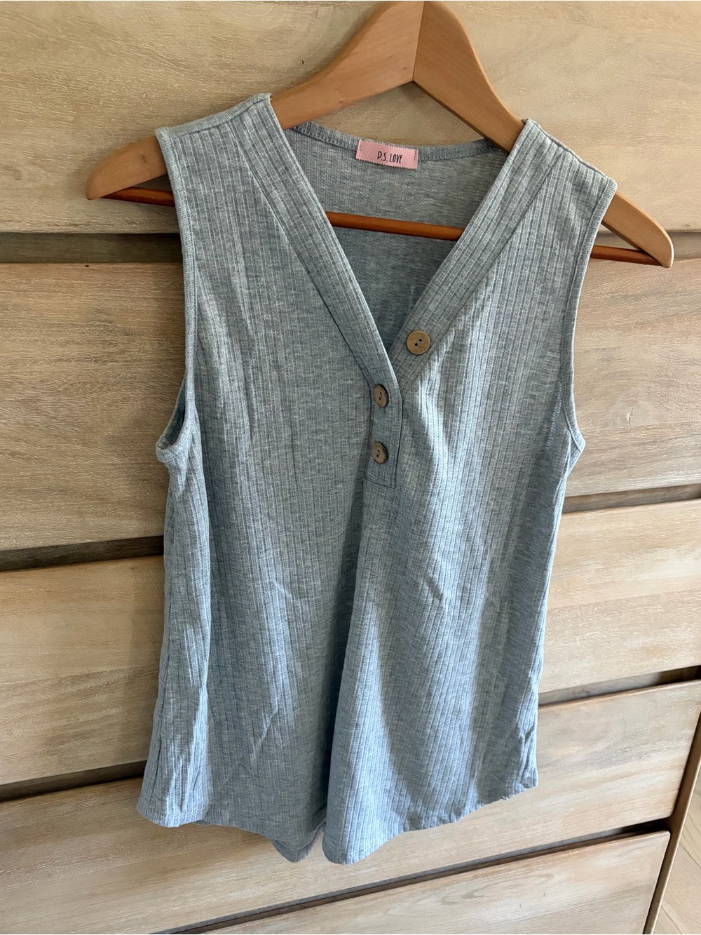 NWOT Pinkblush Ribbed V-Neck Tank with Button Detail (maternity)